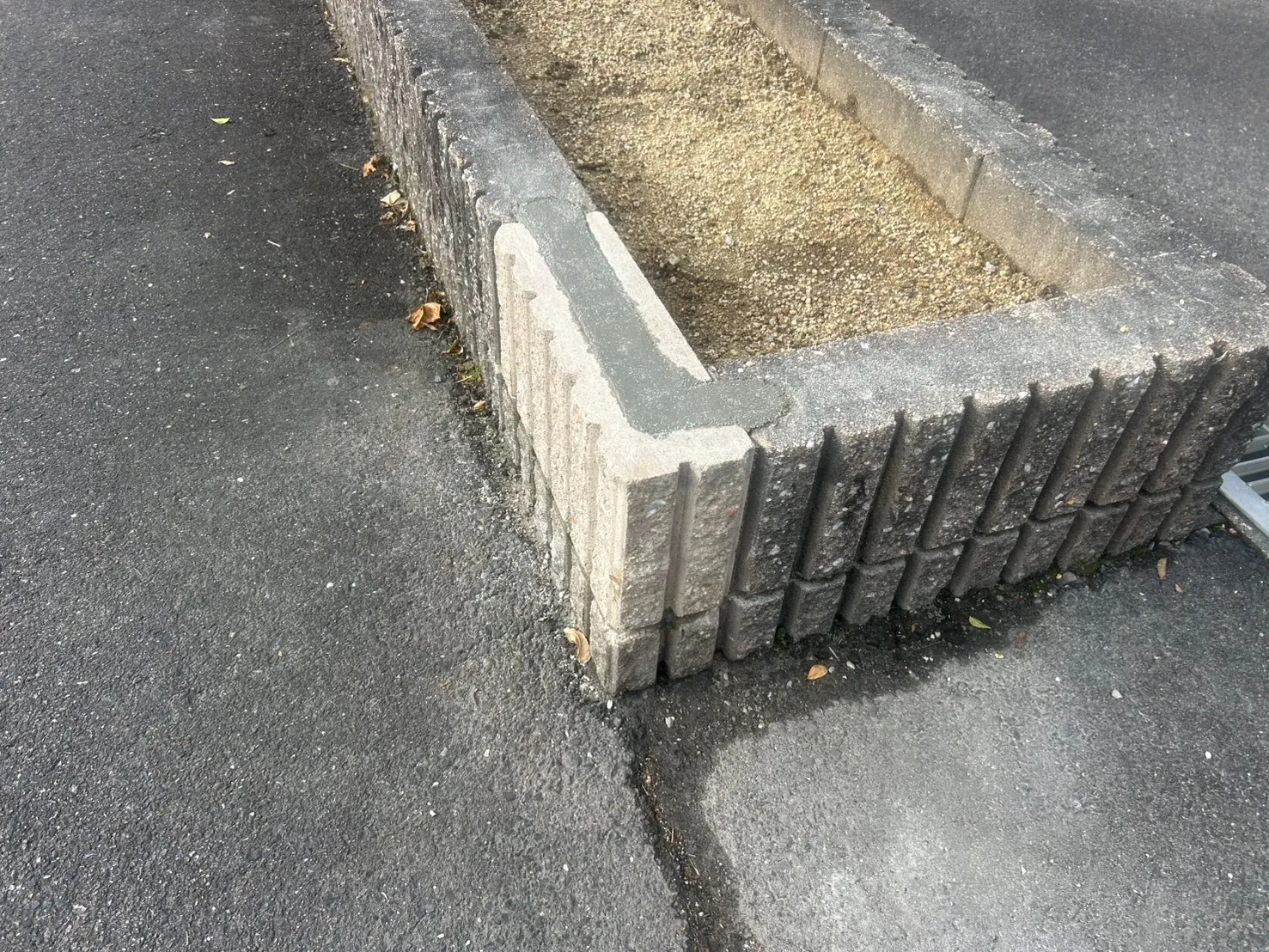 ブロック補修　　　塀や花壇など